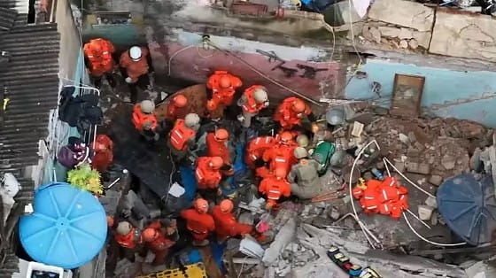 Desabamento mata mulher e deixa filha de 7 anos soterrada por cinco horas