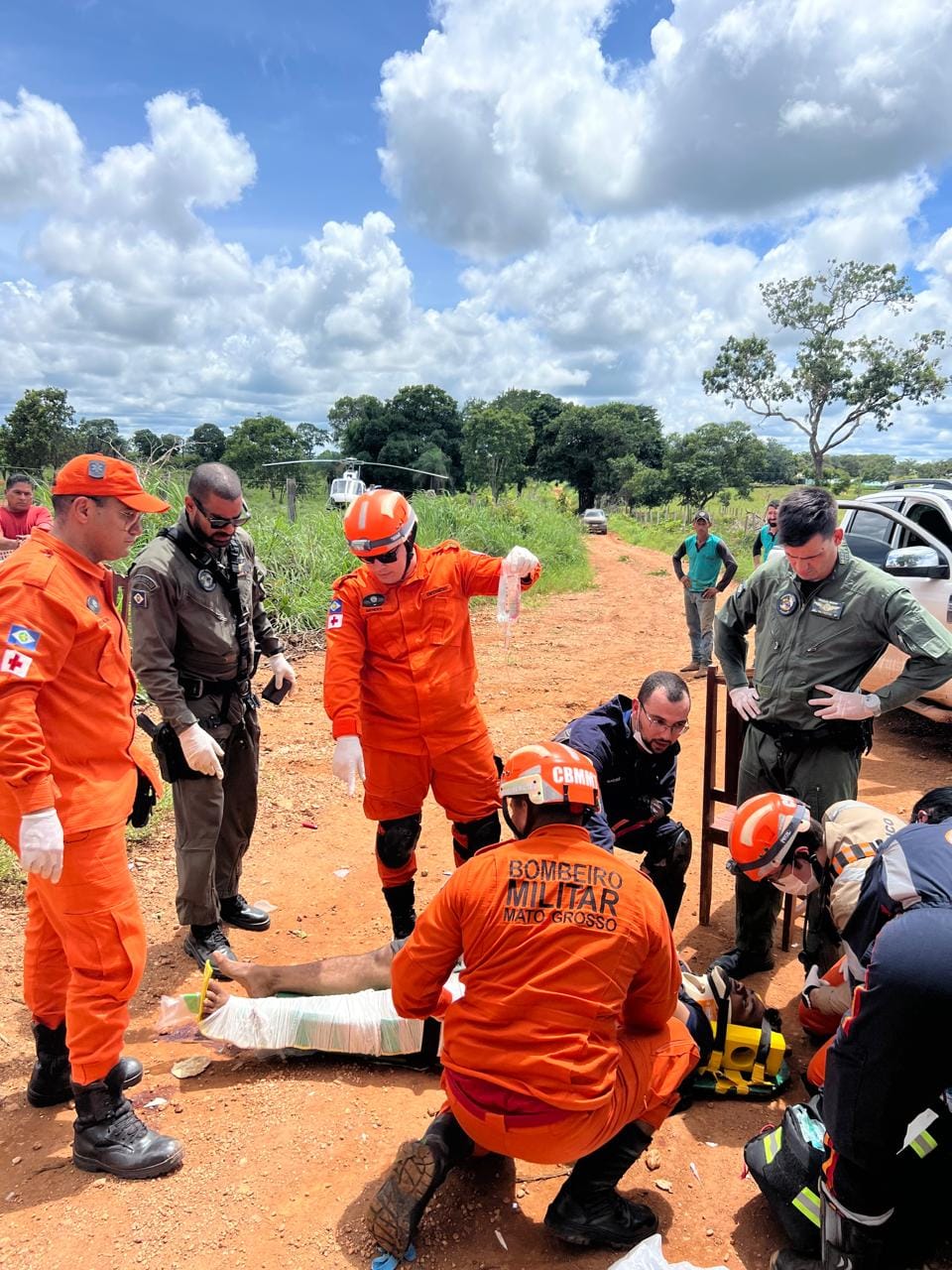 Águia 05 resgata vítima de grave acidente entre motos em Chapada dos Guimarães; VEJA O VÍDEO
