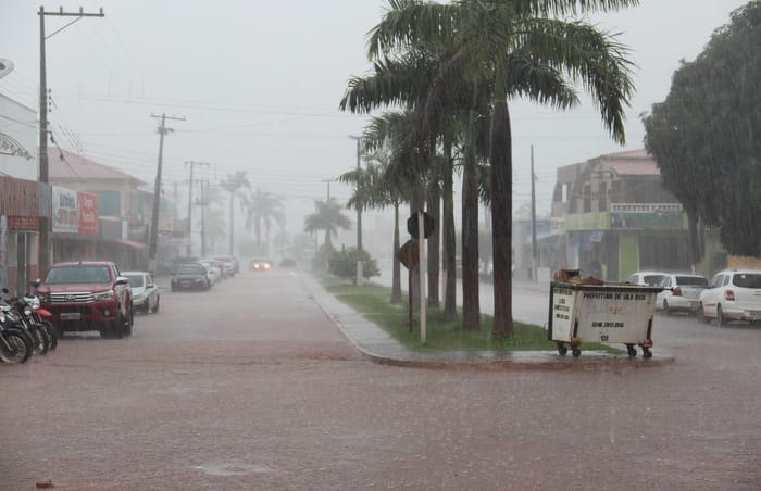 Calor de até 34°C e pancadas de chuva marcam a semana pós-Carnaval em Cuiabá