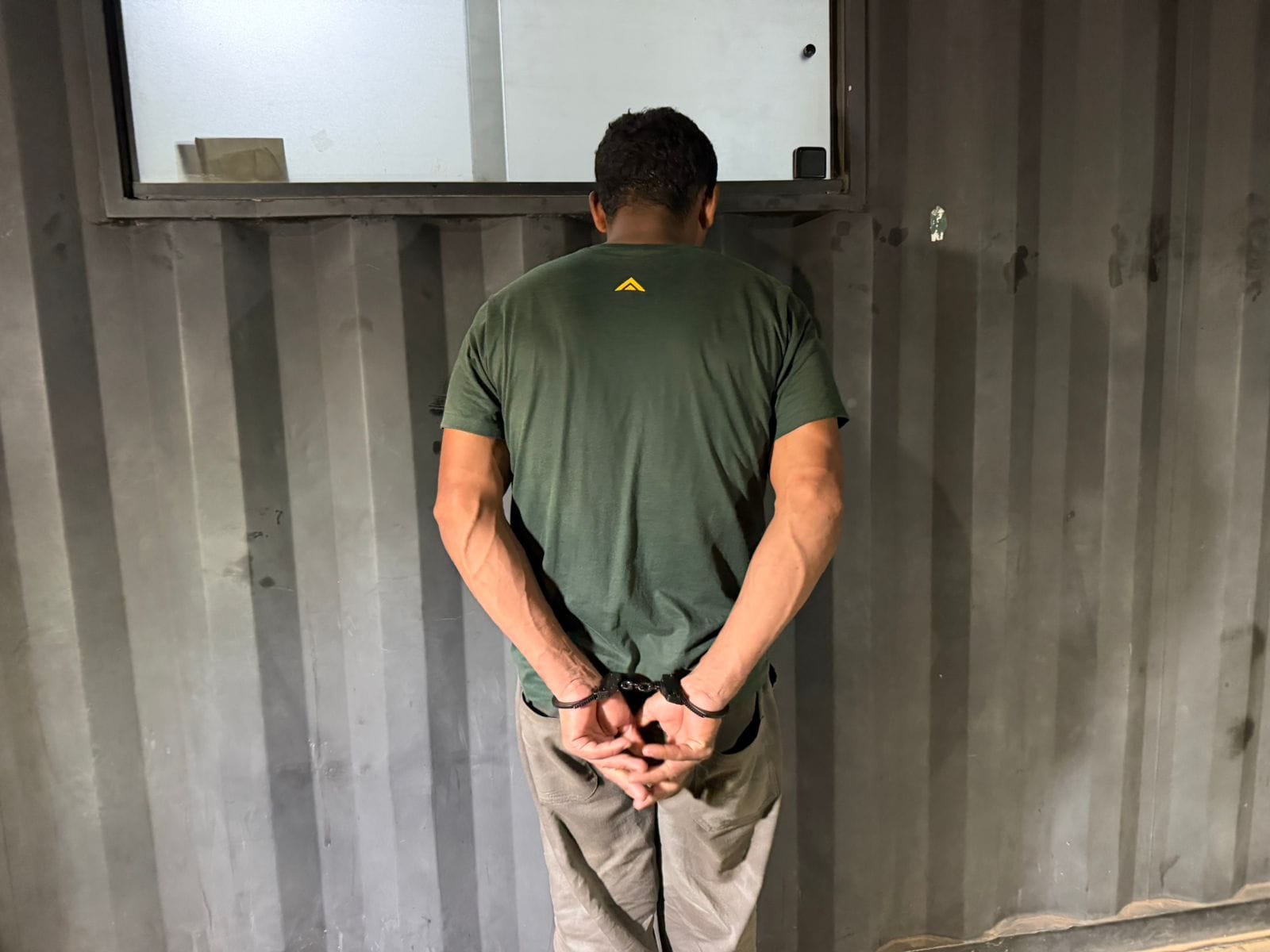 Recém-saído da cadeia, homem com seis homicídios é preso com celular furtado em Cuiabá