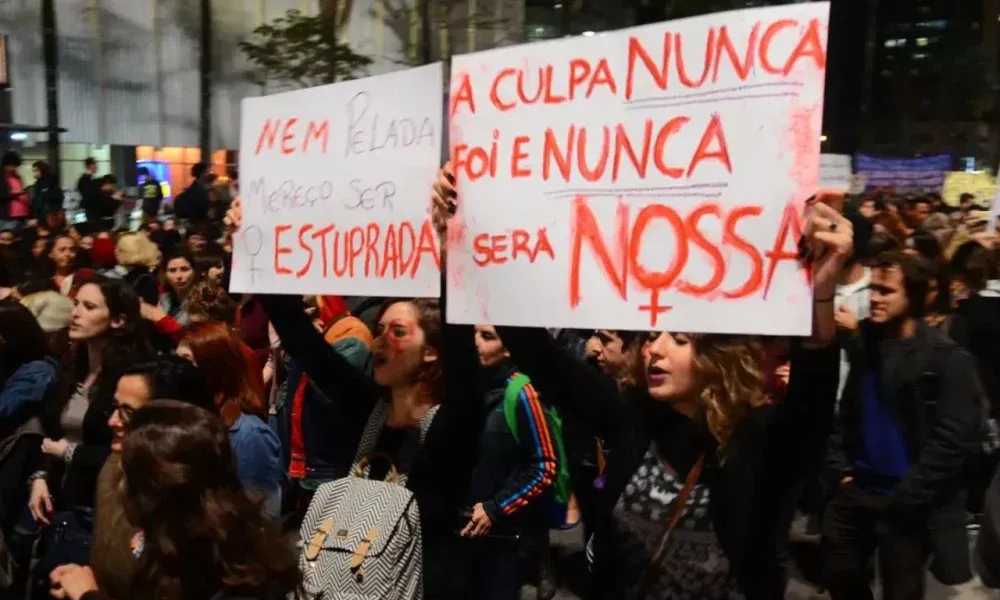 Polícia Federal abre inquérito sobre vídeos que incentivam violência contra mulheres