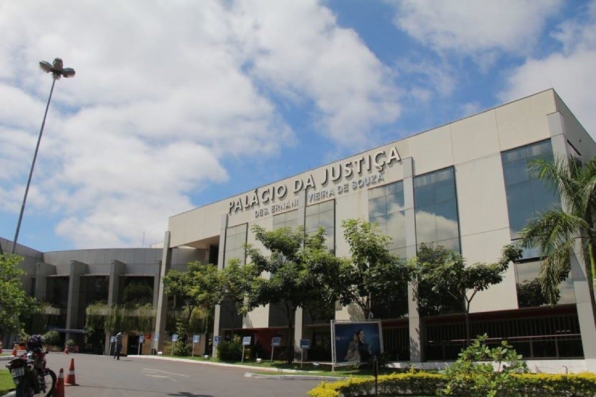 TJ derruba lei que exigia diploma para secretários em Várzea Grande