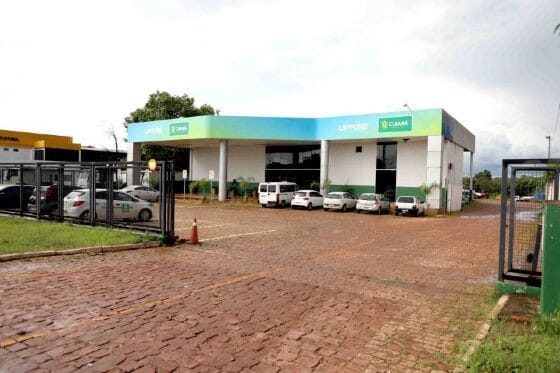 Criminosos armado invade sede da Limpurb, faz vigilantes reféns e leva caminhão e equipamentos