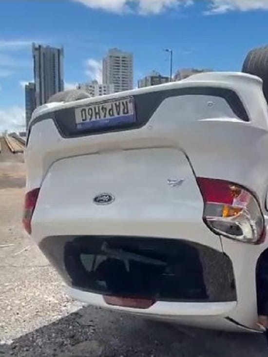 Motorista de aplicativo capota carro em viaduto próximo à UFMT em Cuiabá