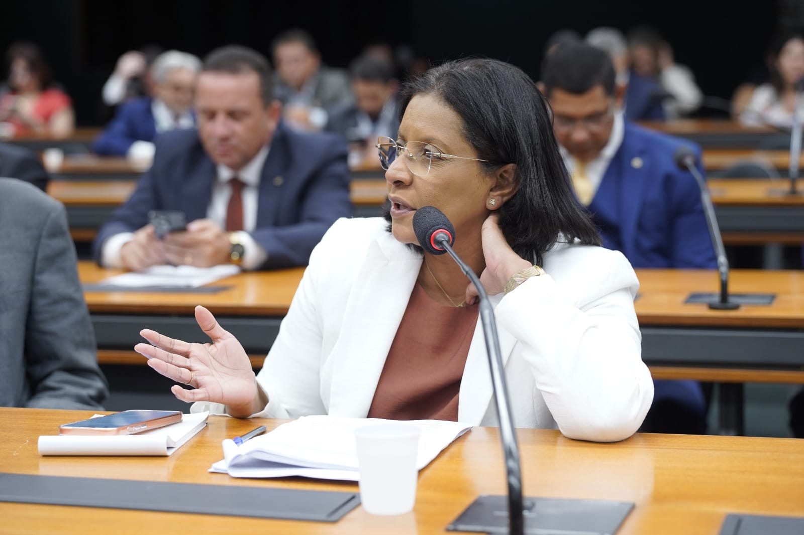 Enquanto Neymar oferece bets à seguidores, Gisela diz que elas estão destruindo familias