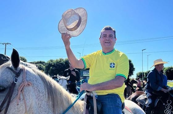 “Mandou abrir o PSF para atender assessor de banda”, critica suplente contra prefeito de Primavera do Leste; VEJA  VÍDEO