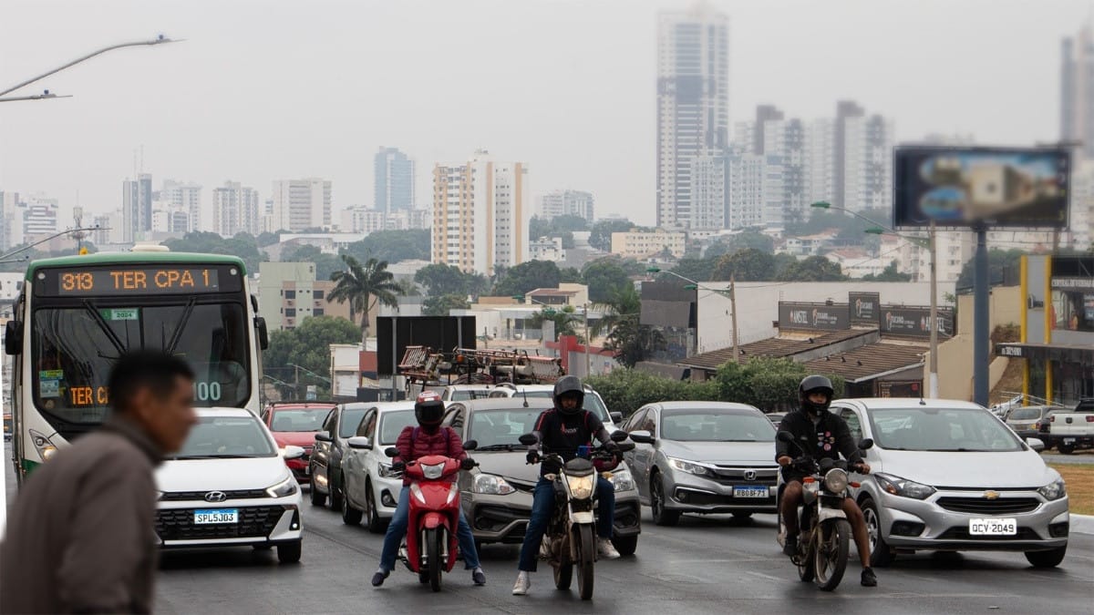 Frente fria muda o clima em Cuiabá e mantém previsão de chuva ao longo da semana