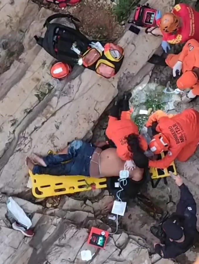 Passageiro que sobreviveu à queda da Ponte de Ferro permanece internado em estado estável