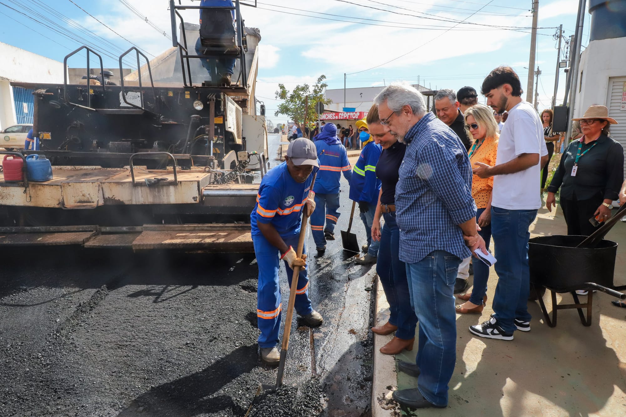 Prefeita anuncia R$ 15,1 milhões para recapeamento em bairros de Várzea Grande