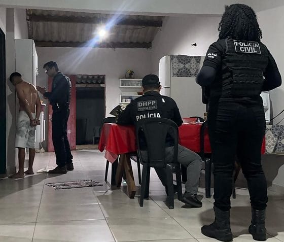 Facção mata jovem por suspeita de ligação com a PM e mira vereador suspeito em operação