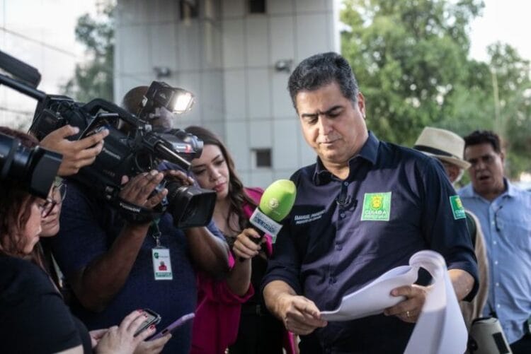 Justiça nega parcelamento de dívida de Emanuel e manda bloquear contas do ex-prefeito