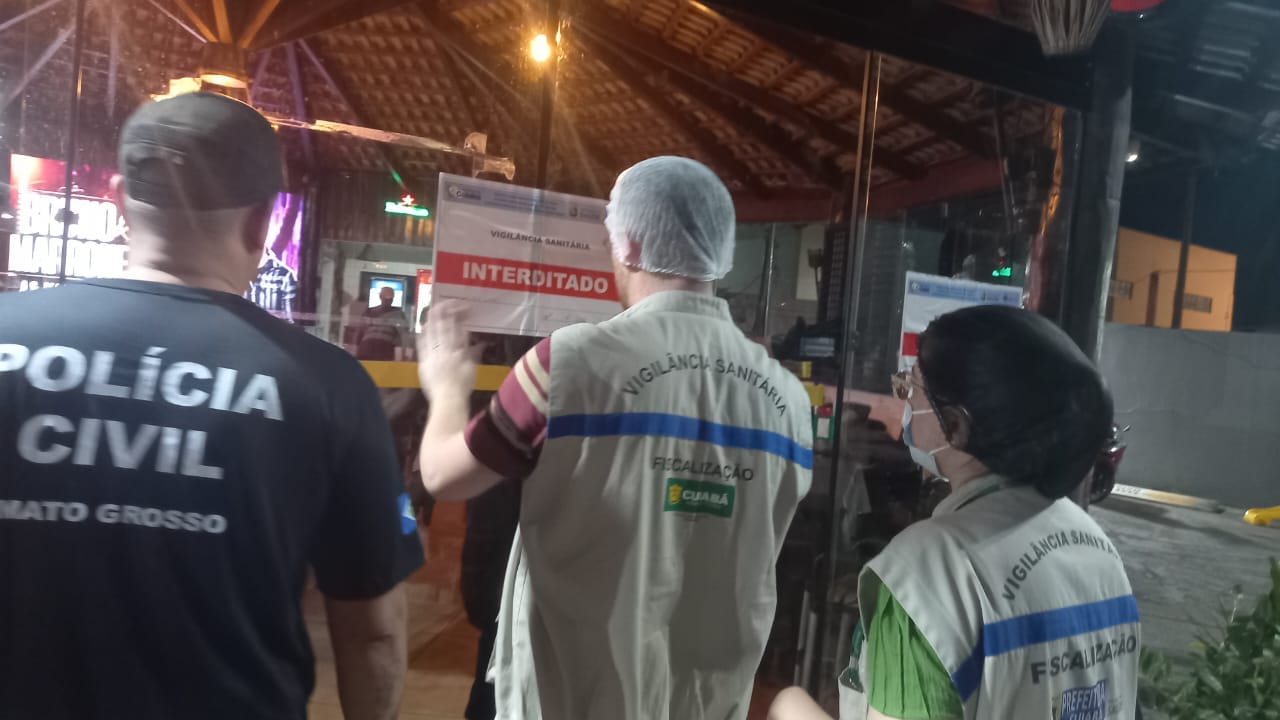 Restaurante é interditado pela terceira vez após funcionar mesmo com ordem de fechamento; VEJA VÍDEO