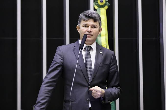 Medeiros questiona data da Operação Heritage: “É muita coincidência para ser só coincidência”