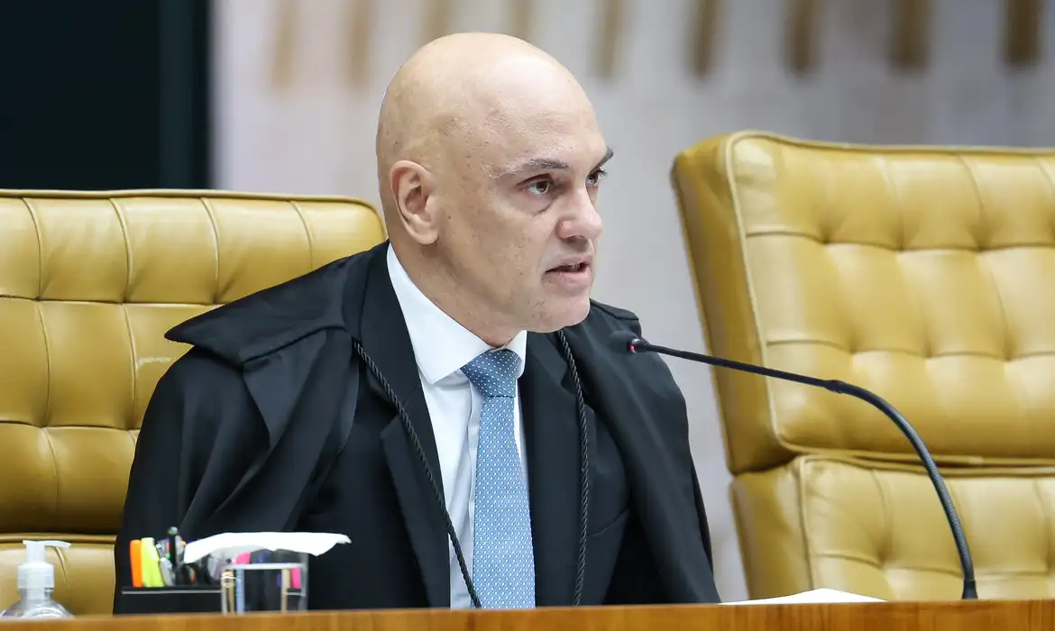 STF analisa abertura de investigação sobre Alexandre de Moraes por suposta relação com Banco Master