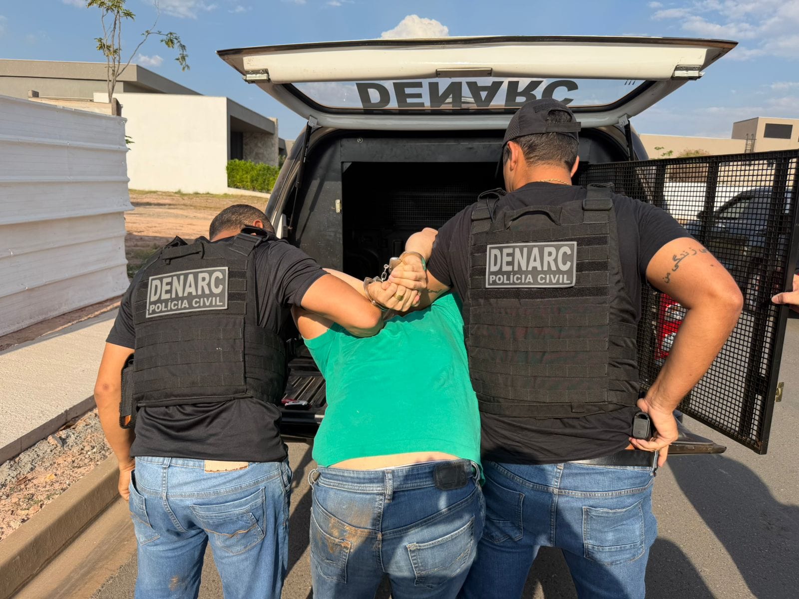 Homem é preso após colocar droga no carro da ex para incriminá-la