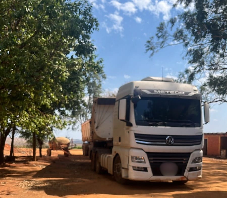 Motorista é preso após apresentar documento falso para carregar R$ 109 mil em soja
