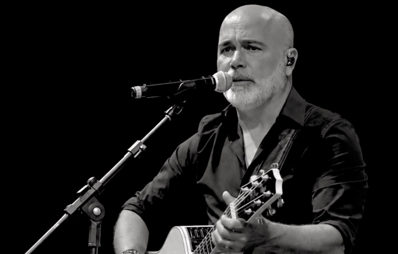 Cantor Rick, da dupla com Renner, morre aos 59 anos em queda de helicóptero em SC
