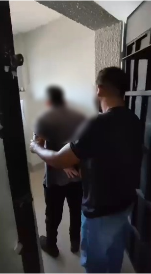 “Mesmo ciente da medida”, homem invade casa da ex e acaba preso; VEJA VÍDEO