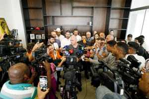 Prefeito lança secretaria unificada, prevê economia de R$ 8 milhões e expõe rombo da gestão anterior