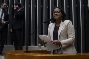 'Deepfakes e Deep Nudes podem ser usadas para desqualificar candidatas nestas eleições', diz Gisela