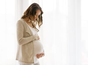 Gestante mantém plano de saúde durante pré-natal após cancelamento indevido