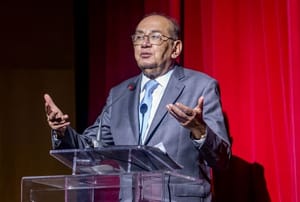 Gilmar Mendes descarta classificar facções como terrorismo e diz que combate passa pelo controle do sistema prisional