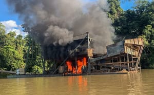 “Destruímos dragas e escavadeiras para proteger terras indígenas”, afirma Funai sobre ação em MT