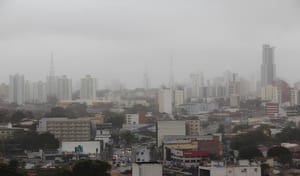Fim de semana será de chuva em todo o estado e primeiro frio deve chegar em abril em Mato Grosso