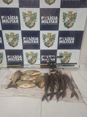 Ação conjunta do Gap e Rádio patrulha prende dois suspeito por roubo em fazenda; VEJA O VÍDEO