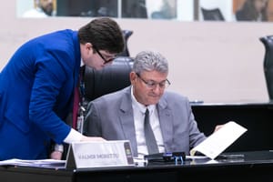 ALMT aprova propostas de Moretto que reconhecem lideranças e história da região Oeste