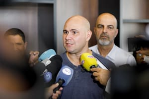 “Torço pelos dois”, diz Prefeito sobre pré-candidaturas de Wellington e Pivetta; VEJA O VÍDEO