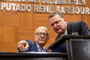 “Republicanos vira maior bancada”, após janela partidária, e Presidente da AL fortalece Podemos na ALMT