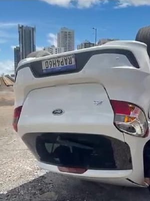 Motorista de aplicativo capota carro em viaduto próximo à UFMT em Cuiabá