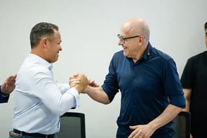 Prefeito de Rondonópolis ignora candidato do próprio partido e fecha com Pivetta para 2026