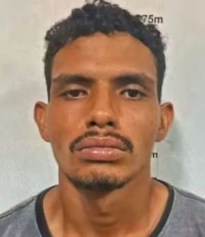 Homem que ateou fogo em mulher com gasolina é preso em Cuiabá; VEJA VÍDEO
