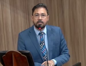 "DAE virou uma bola de neve de dívidas", diz Vereador ao defender concessão do sistema de água