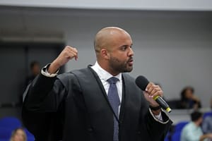 Defesa de Carlinhos Bezerra diz que falta de acesso aos autos compromete direito de defesa