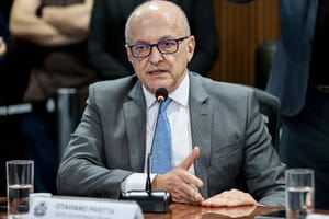 Pivetta demite quatro servidores por abandono de cargo e infrações disciplinares