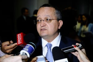 Pedro Taques declara patrimônio de R$ 360 mil para disputar vaga no Senado