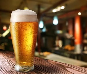 Dia Internacional da Cerveja: conheça o que diferencia estilos como Pilsen, IPA, Weiss e Ultra