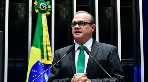 TRE multa Wellington Fagundes em R$ 9 mil por propaganda antecipada e uso irregular de inteligência artificial