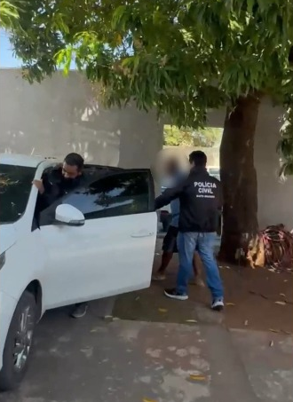 Suspeito de perseguir ex-companheira e invadir residência é preso em Cuiabá; VEJA VÍDEO