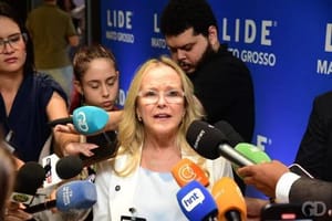 “Escola cívico-militar não faz parte do meu plano”, afirma  Natasha Slhessarenko