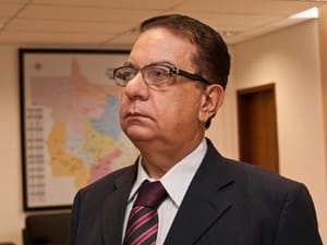 “Aposentadoria não elimina influência”, diz Zanin ao manter tornozeleira de desembargador de MT