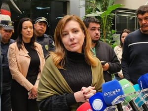 “A gente não descarta”, diz Prefeita sobre deixar o PL; VEJA VÍDEO
